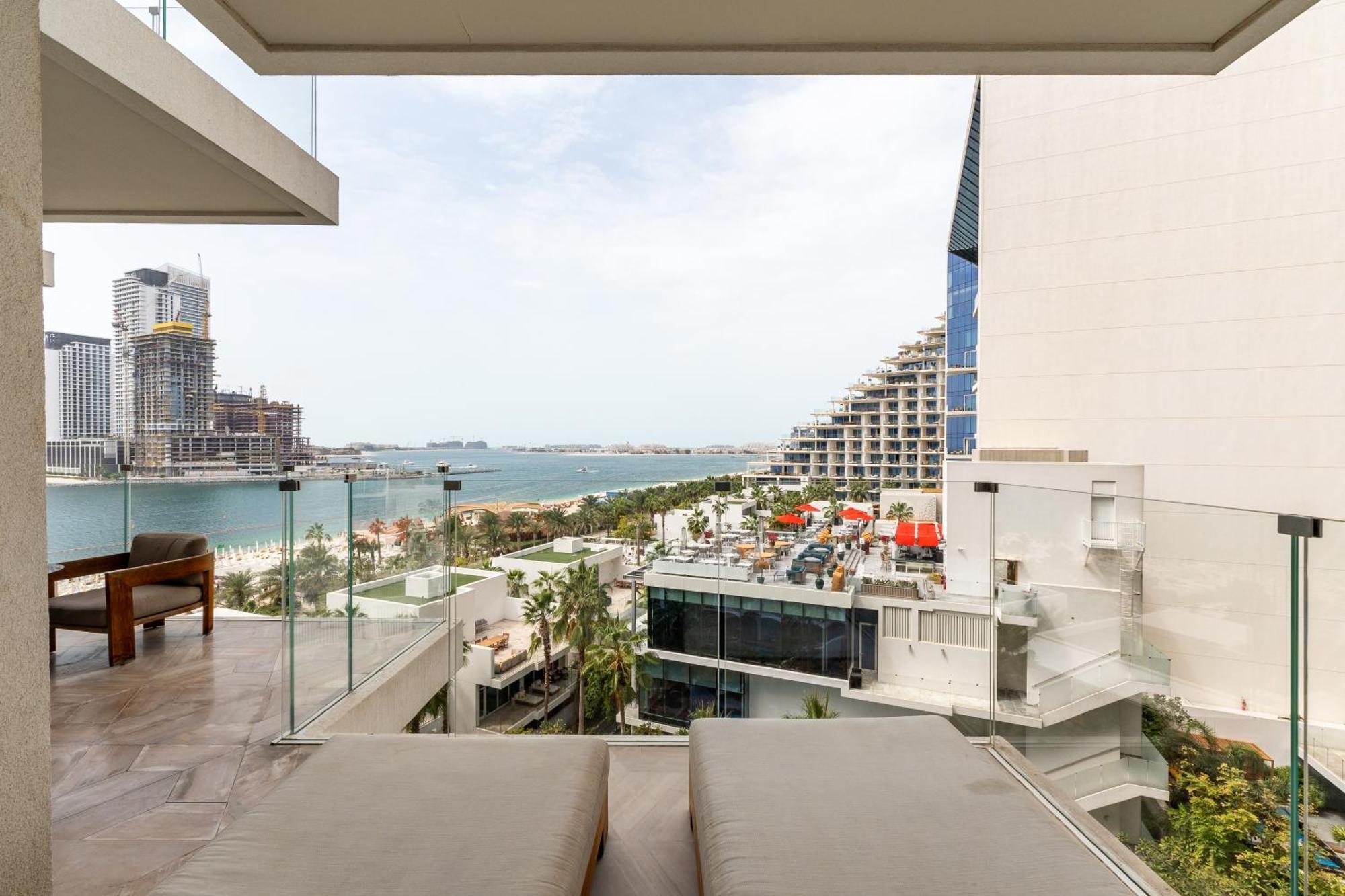 Five Palm Jumeirah Residences - Mint Stay Dubai Exteriör bild