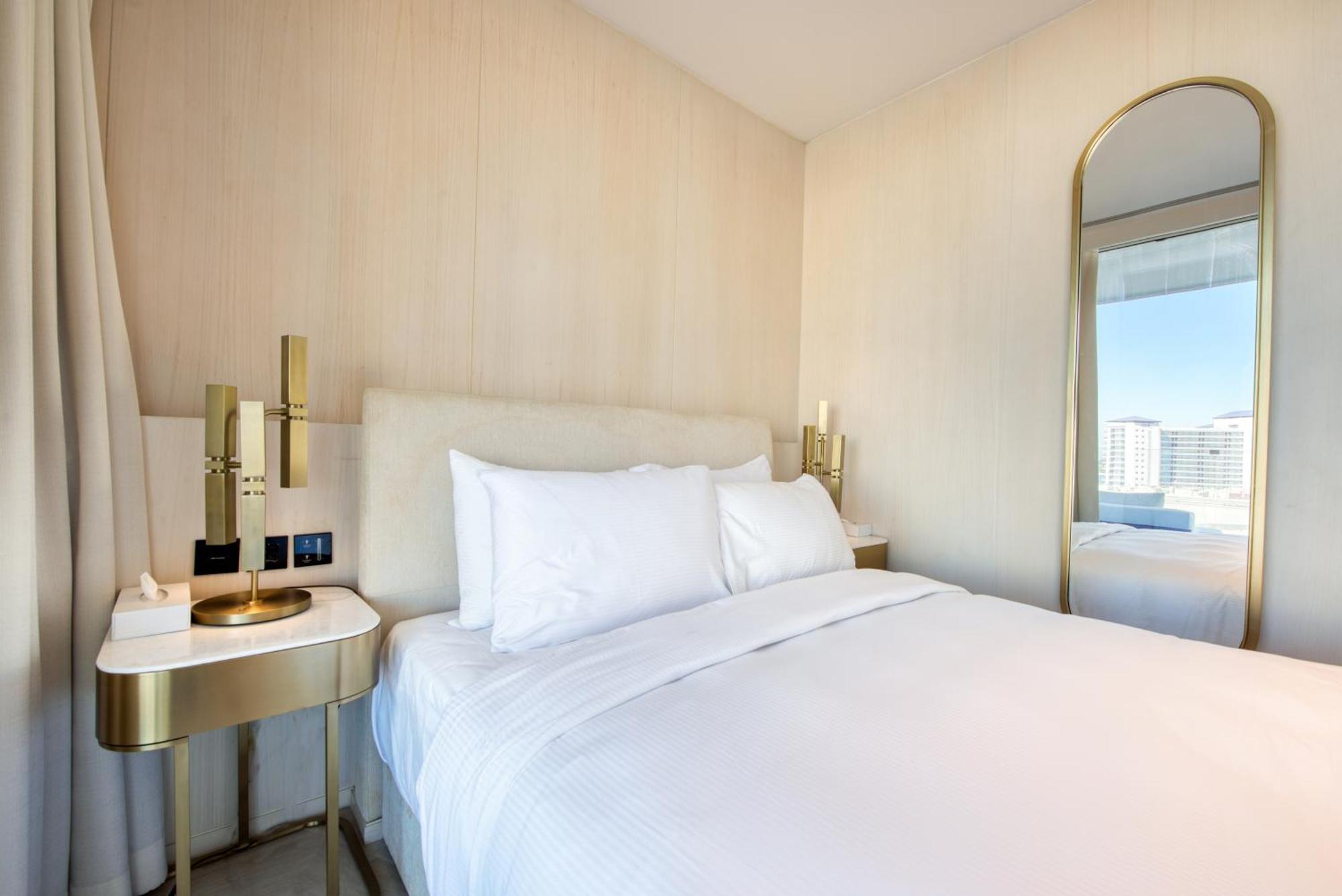 Five Palm Jumeirah Residences - Mint Stay Dubai Exteriör bild